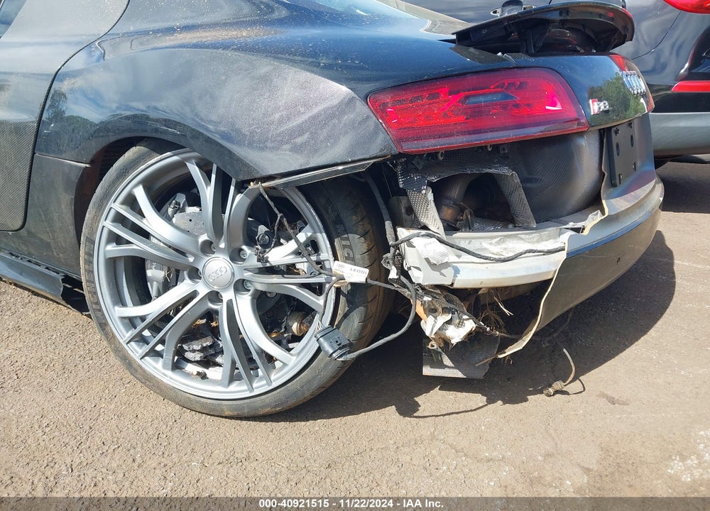 2014 AUDI R8 VIN: WUAKNAFG7EN000482