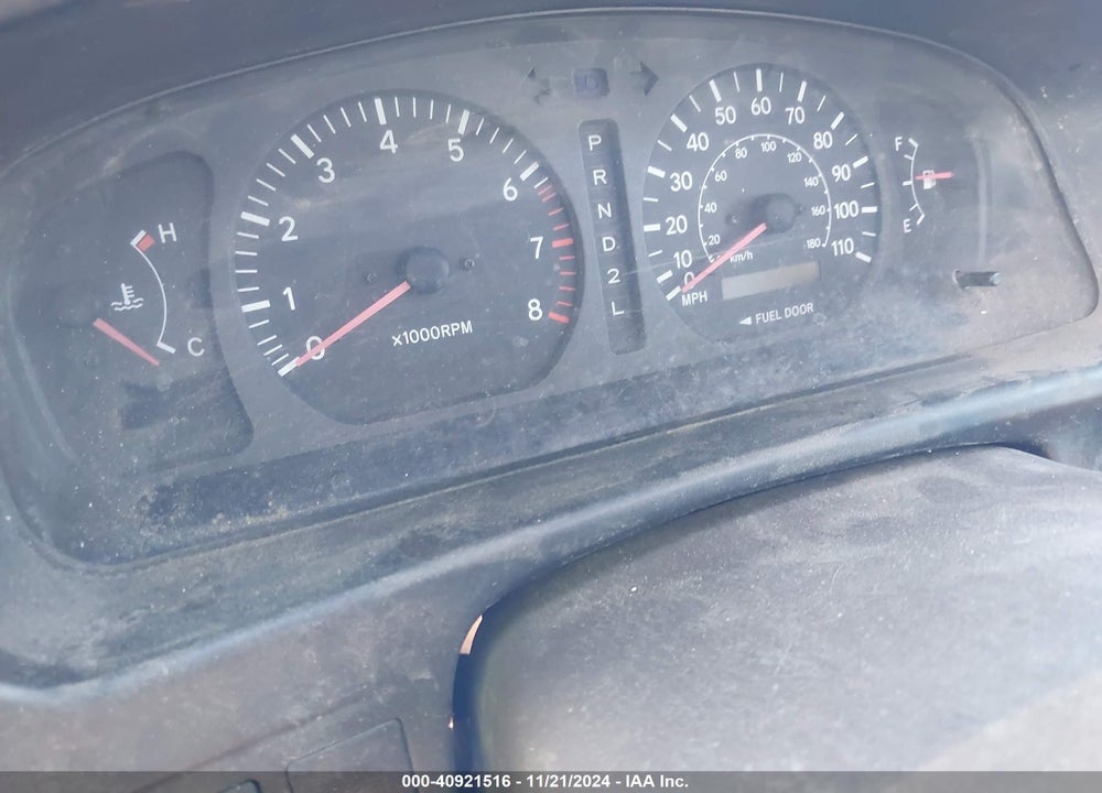 1998 TOYOTA SIENNA XLE VIN: 4T3ZF13C8WU008384