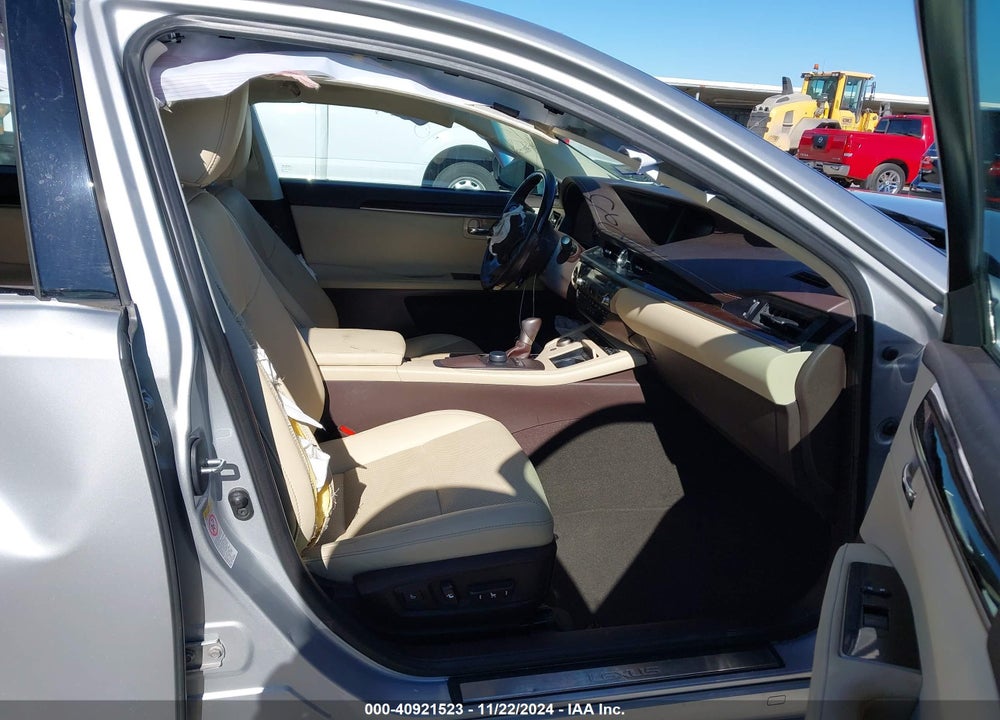 2016 LEXUS ES 350 VIN: 58ABK1GG5GU025589