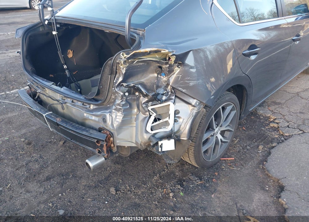 2019 ACURA ILX PREMIUM PACKAGE/TECHNOLOGY PACKAGE VIN: 19UDE2F71KA013941