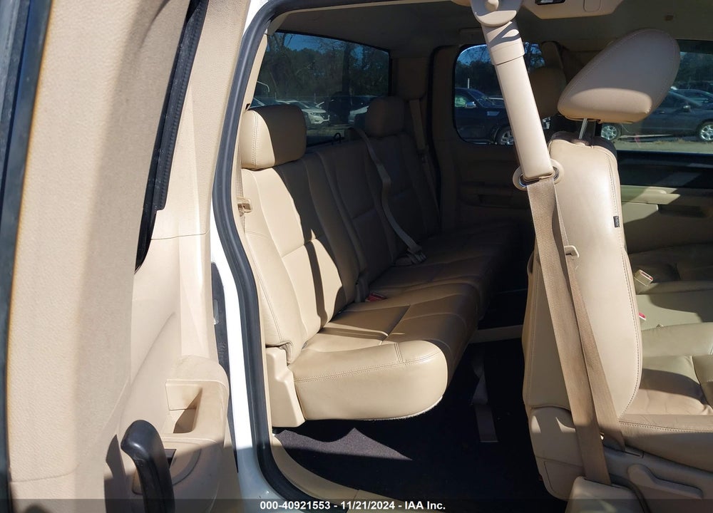 2011 CHEVROLET SILVERADO 1500 LT VIN: 1GCRCSE01BZ292243