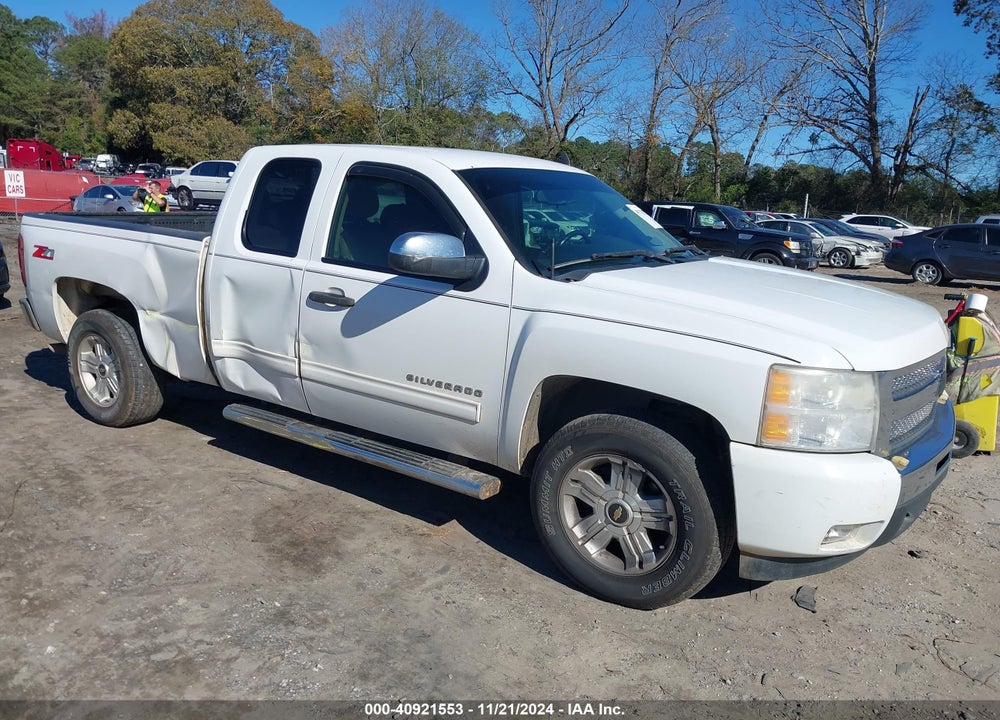 2011 CHEVROLET SILVERADO 1500 LT VIN: 1GCRCSE01BZ292243