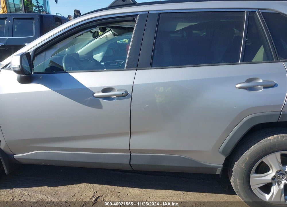 2020 TOYOTA RAV4 XLE VIN: 2T3P1RFV2LW133863