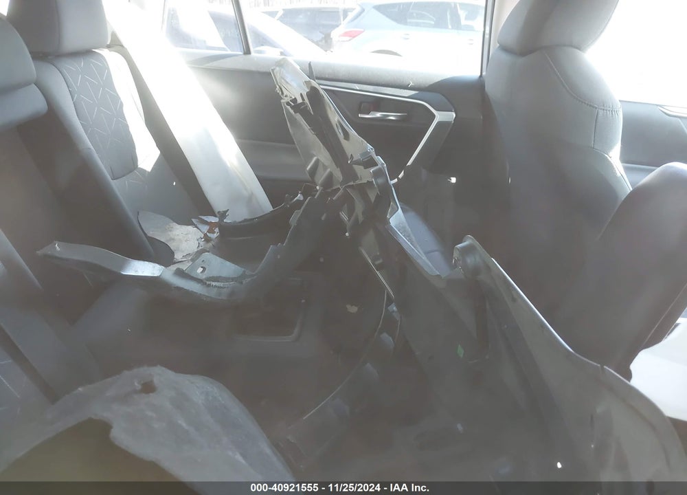 2020 TOYOTA RAV4 XLE VIN: 2T3P1RFV2LW133863