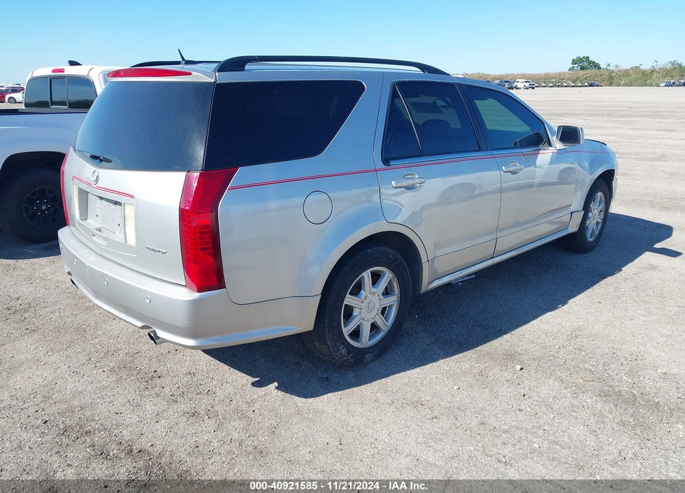 2005 CADILLAC SRX V6 VIN: 1GYEE637250111055