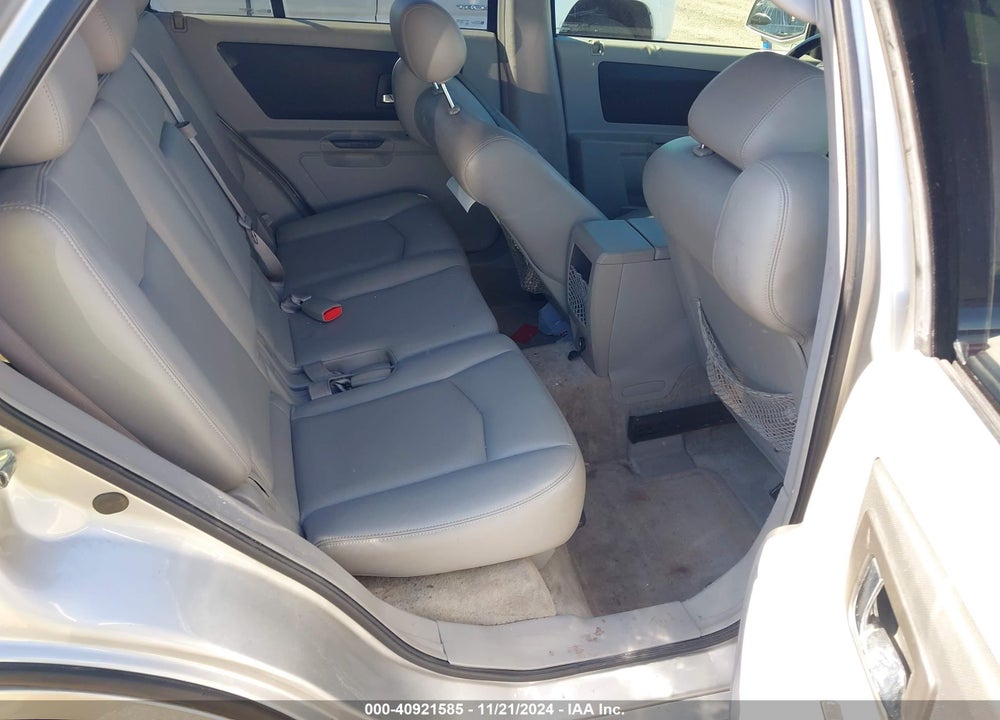 2005 CADILLAC SRX V6 VIN: 1GYEE637250111055