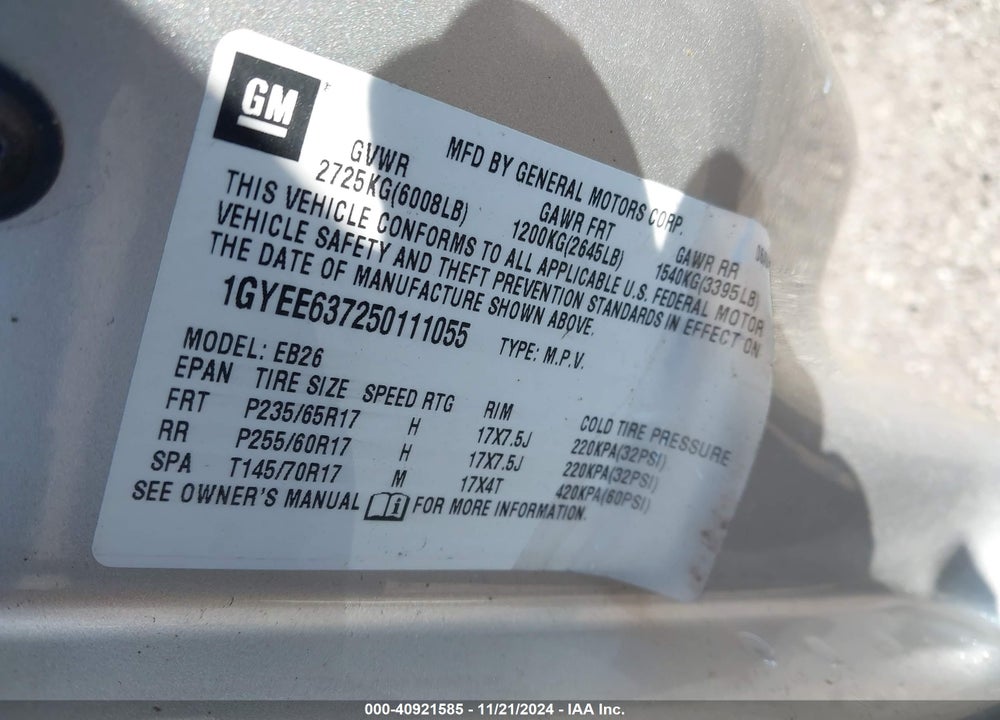 2005 CADILLAC SRX V6 VIN: 1GYEE637250111055