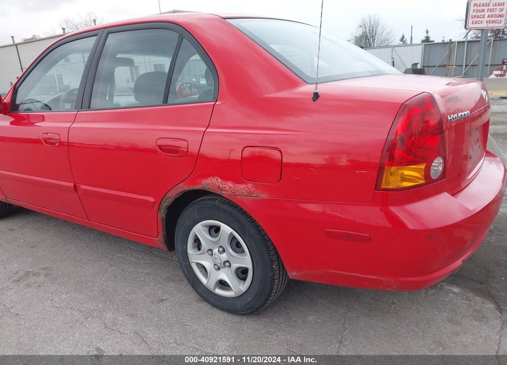2005 HYUNDAI ACCENT GLS VIN: KMHCG45C05U601195