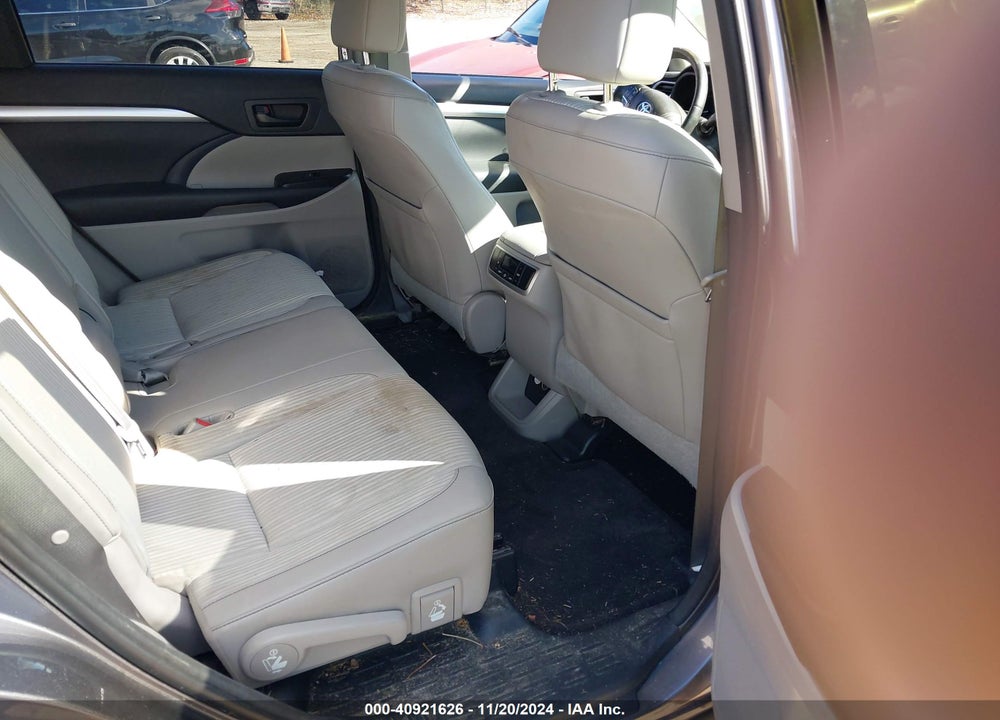 2014 TOYOTA HIGHLANDER LE PLUS/LE PLUS V6 VIN: 5TDZKRFHXES019341