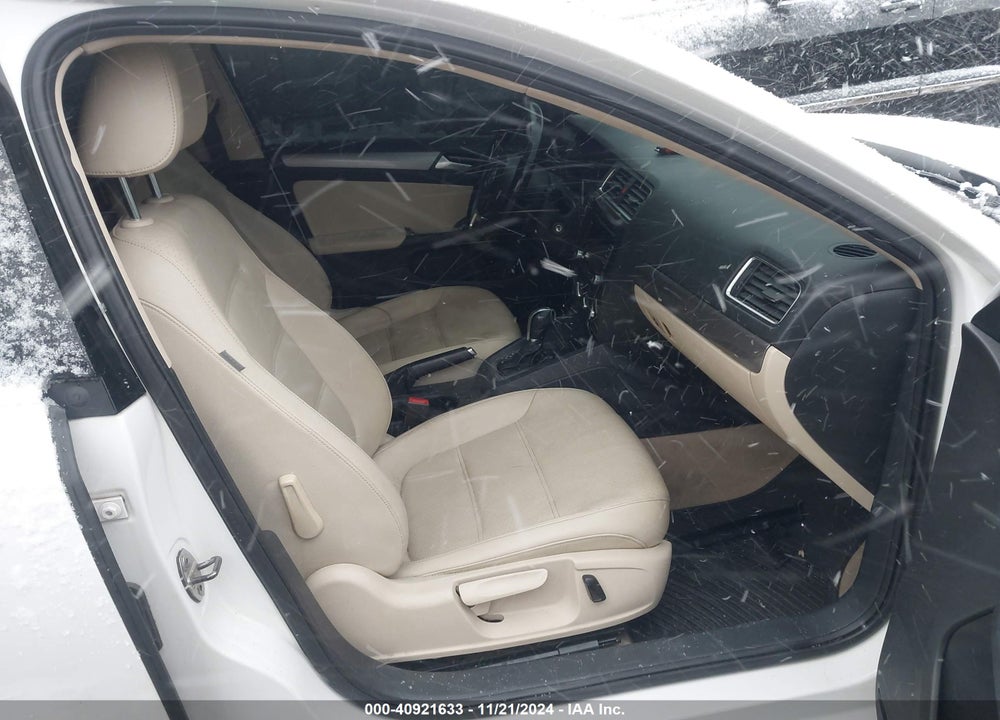 2014 VOLKSWAGEN JETTA VIN: 3VWLL7AJ9EM383815