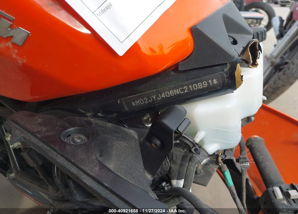 2022 KTM 390 RC VIN: MD2JYJ406NC210891