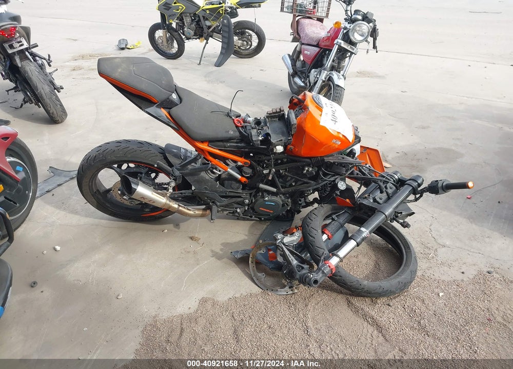 2022 KTM 390 RC VIN: MD2JYJ406NC210891