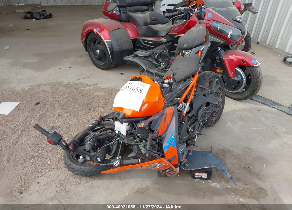 2022 KTM 390 RC VIN: MD2JYJ406NC210891