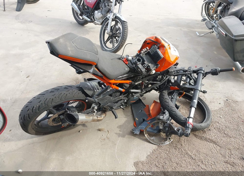 2022 KTM 390 RC VIN: MD2JYJ406NC210891