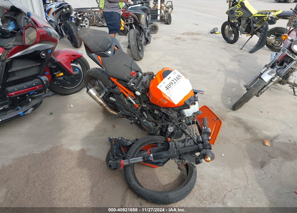 2022 KTM 390 RC VIN: MD2JYJ406NC210891