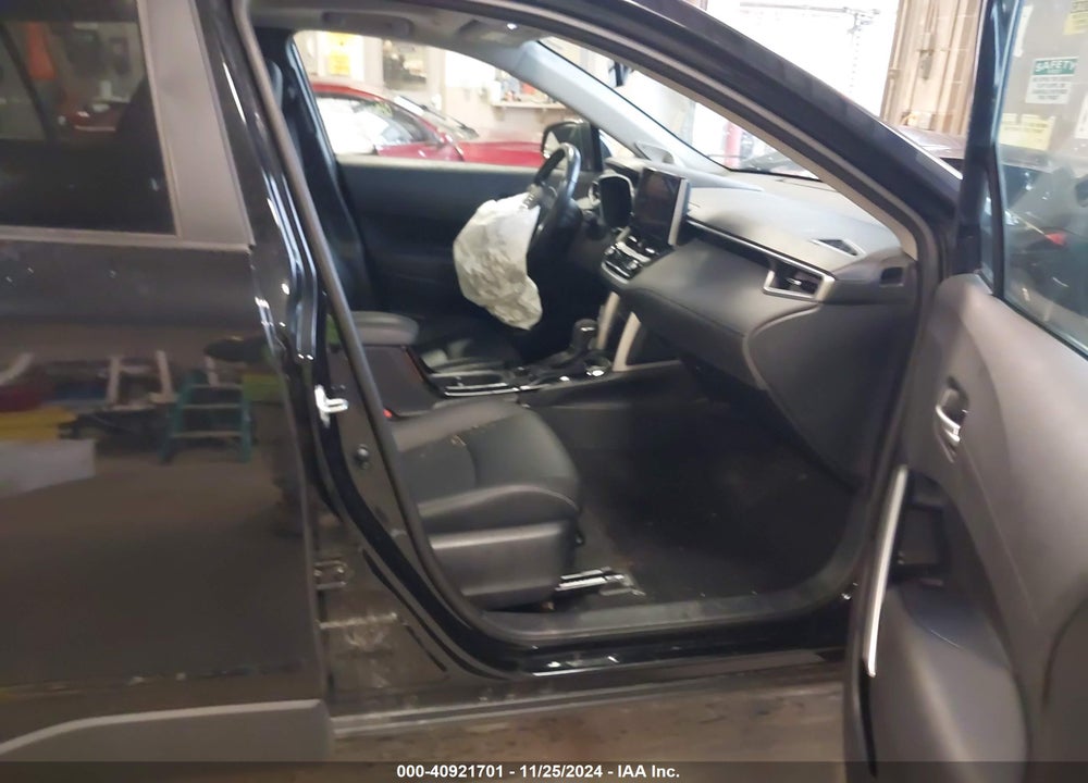 2023 TOYOTA COROLLA CROSS XLE VIN: 7MUDAABG8PV067229
