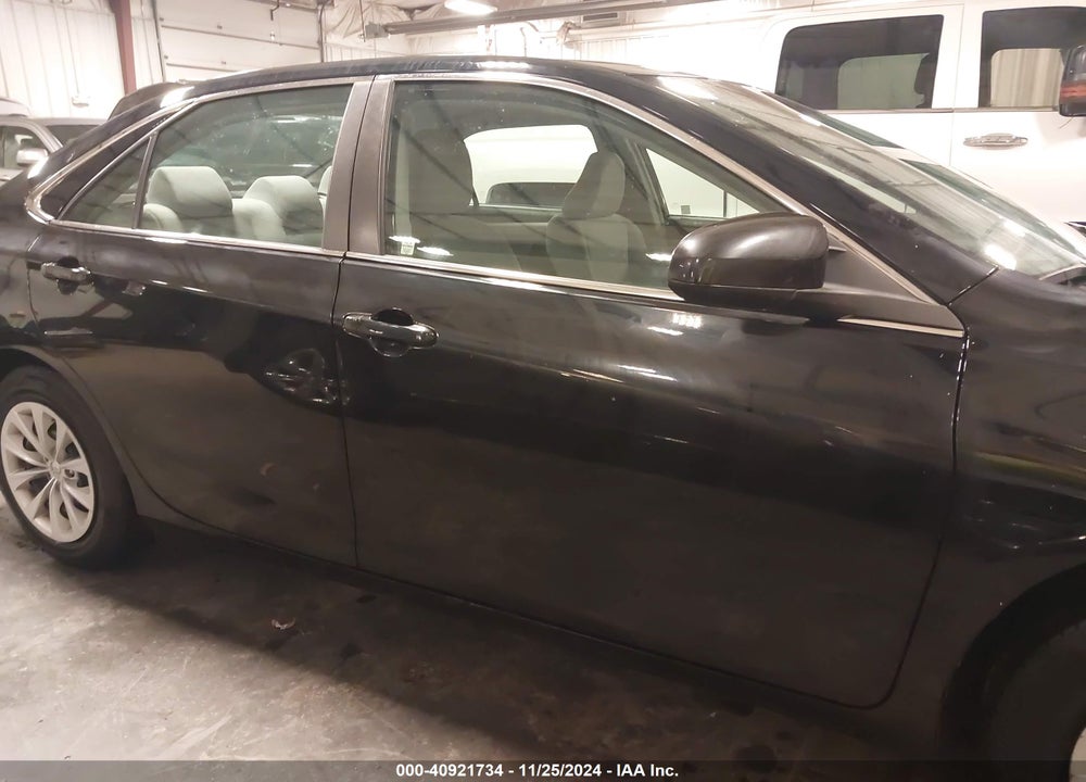 2017 TOYOTA CAMRY LE VIN: 4T1BF1FK1HU628669