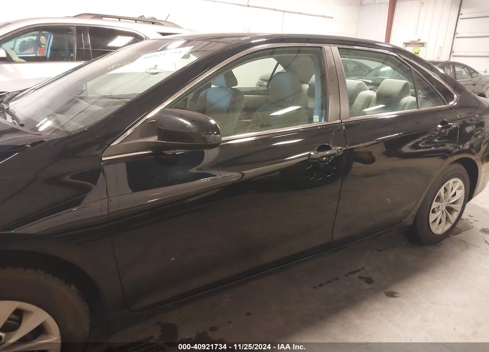 2017 TOYOTA CAMRY LE VIN: 4T1BF1FK1HU628669