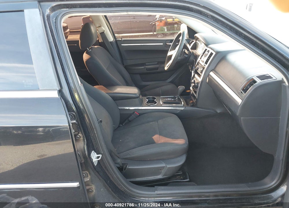 2009 CHRYSLER 300 LX VIN: 2C3KA43D19H506297