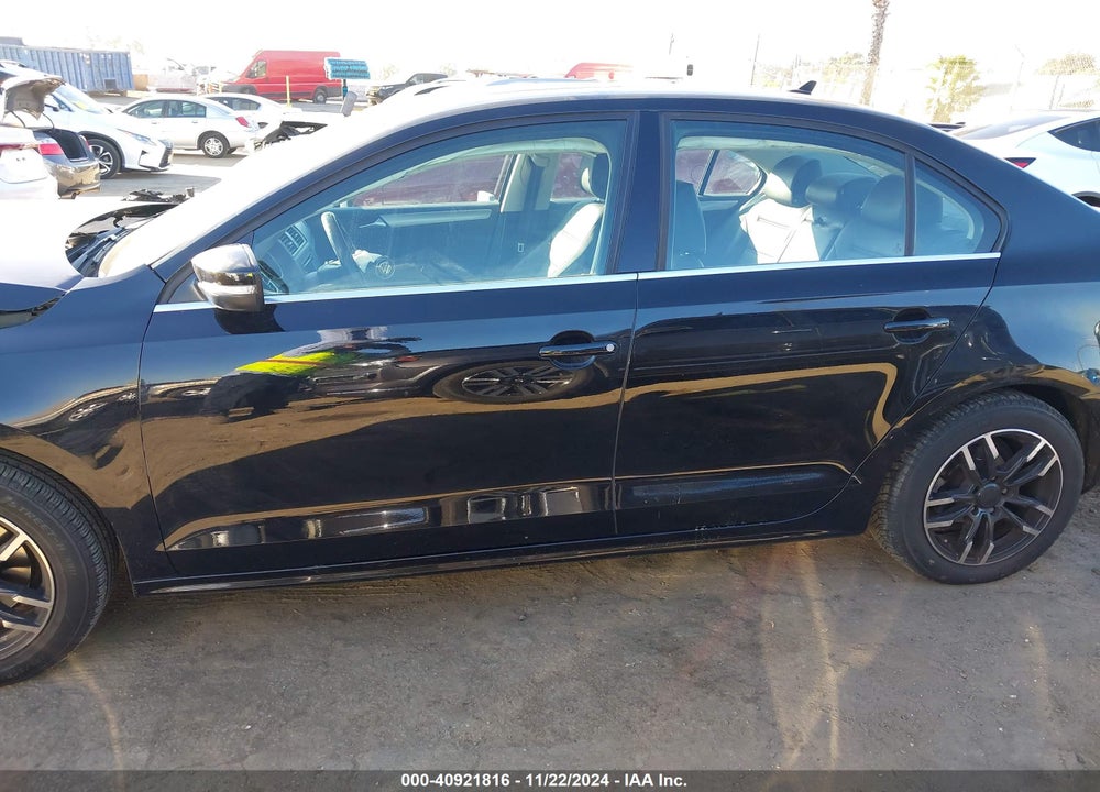 2015 VOLKSWAGEN JETTA 1.8T SE VIN: 3VWD17AJ9FM253920