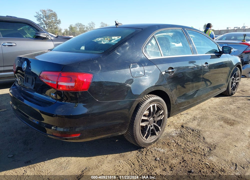 2015 VOLKSWAGEN JETTA 1.8T SE VIN: 3VWD17AJ9FM253920