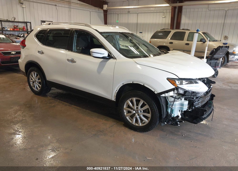 2017 NISSAN ROGUE SV VIN: KNMAT2MV8HP565175