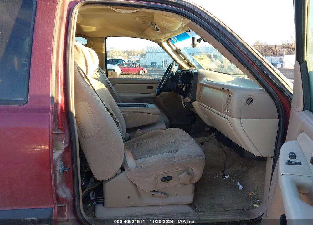 2001 CHEVROLET TAHOE LS VIN: 1GNEK13T01J257223