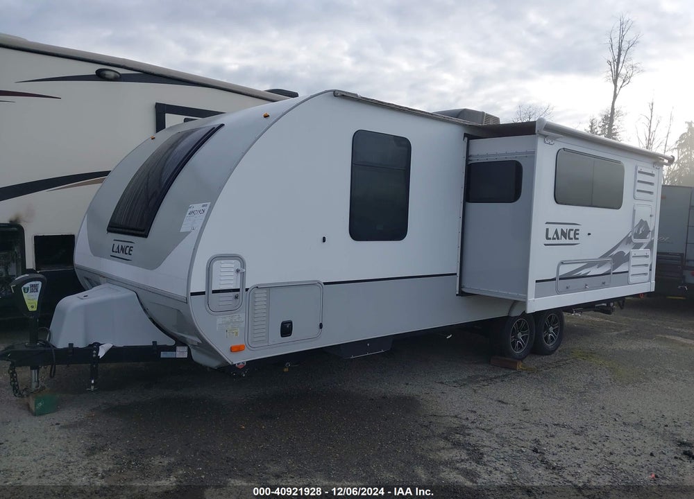 2021 LANCE M-2445 VIN: 56YTT242XML330079