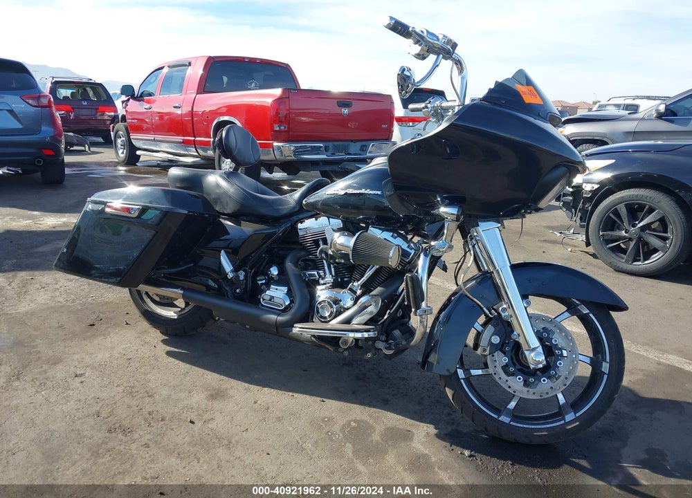 2015 HARLEY-DAVIDSON FLTRX ROAD GLIDE VIN: 1HD1KHM11FB607696