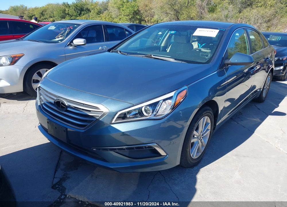 2015 HYUNDAI SONATA SE VIN: 5NPE24AF5FH245687