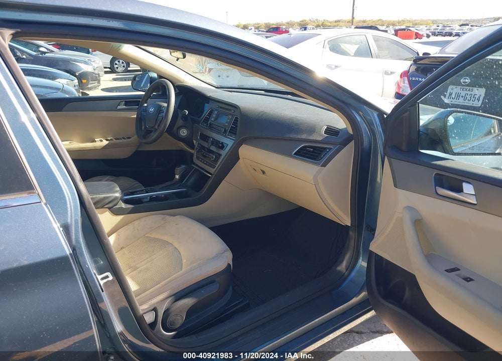 2015 HYUNDAI SONATA SE VIN: 5NPE24AF5FH245687