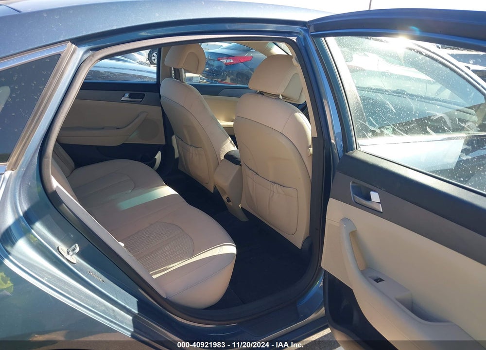 2015 HYUNDAI SONATA SE VIN: 5NPE24AF5FH245687