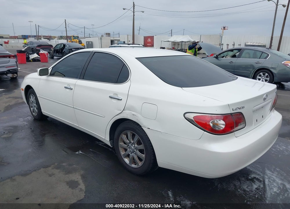 2002 LEXUS ES 300 VIN: JTHBF30G220029636