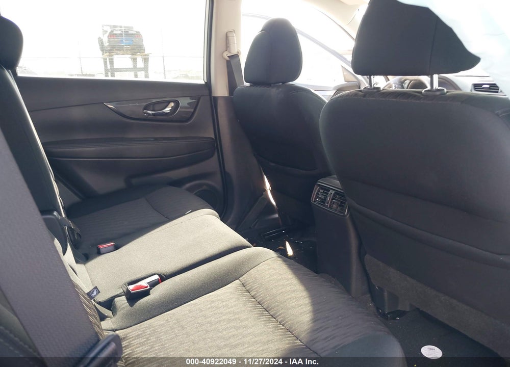 2017 NISSAN ROGUE SV VIN: 5N1AT2MT6HC867307
