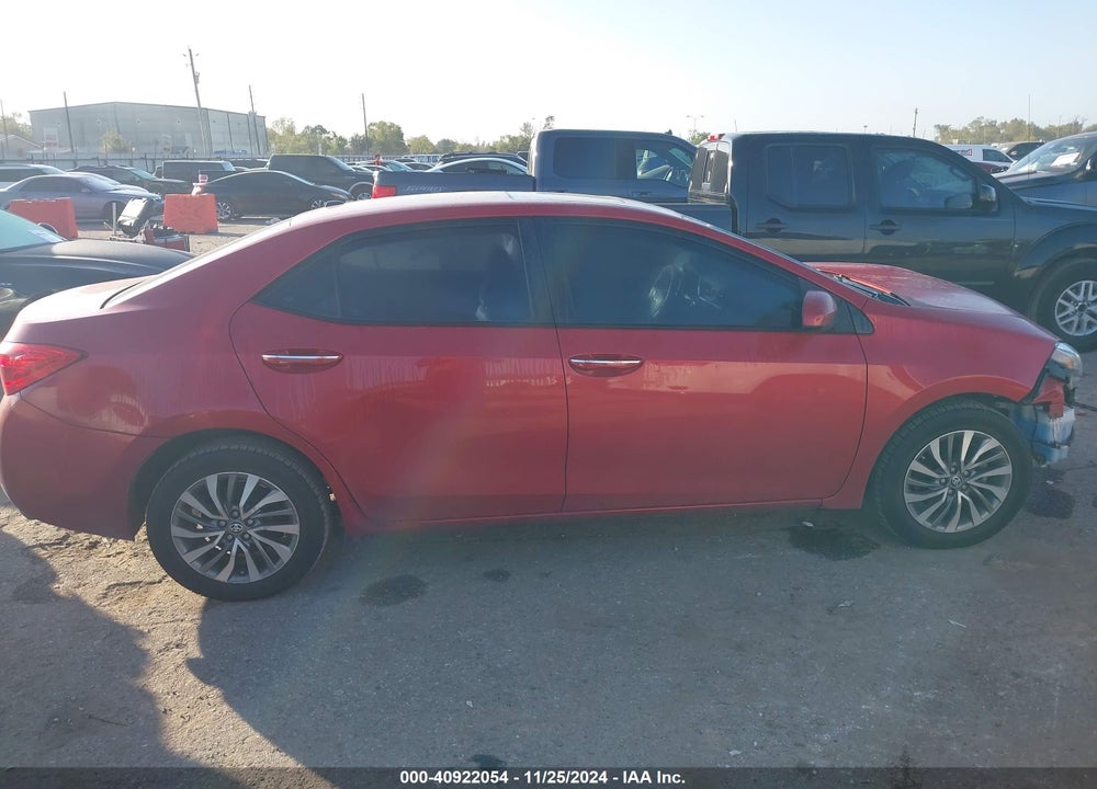 2018 TOYOTA COROLLA XLE VIN: 5YFBURHE2JP768524