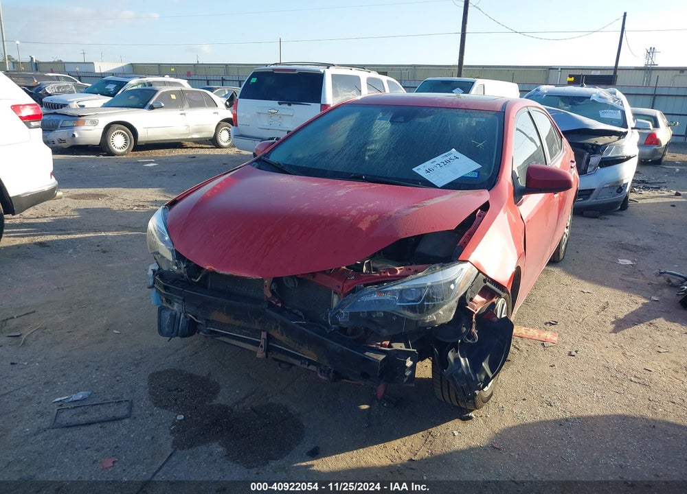 2018 TOYOTA COROLLA XLE VIN: 5YFBURHE2JP768524