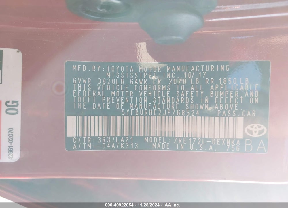 2018 TOYOTA COROLLA XLE VIN: 5YFBURHE2JP768524