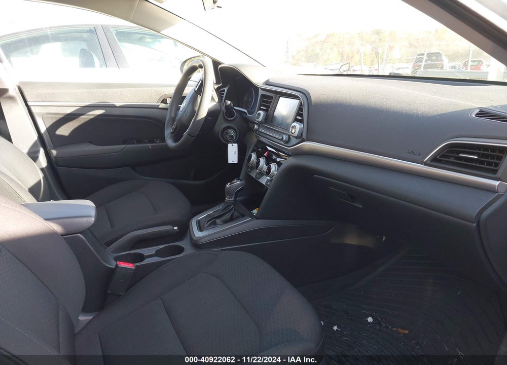 2019 HYUNDAI ELANTRA SEL VIN: 5NPD84LF8KH491781