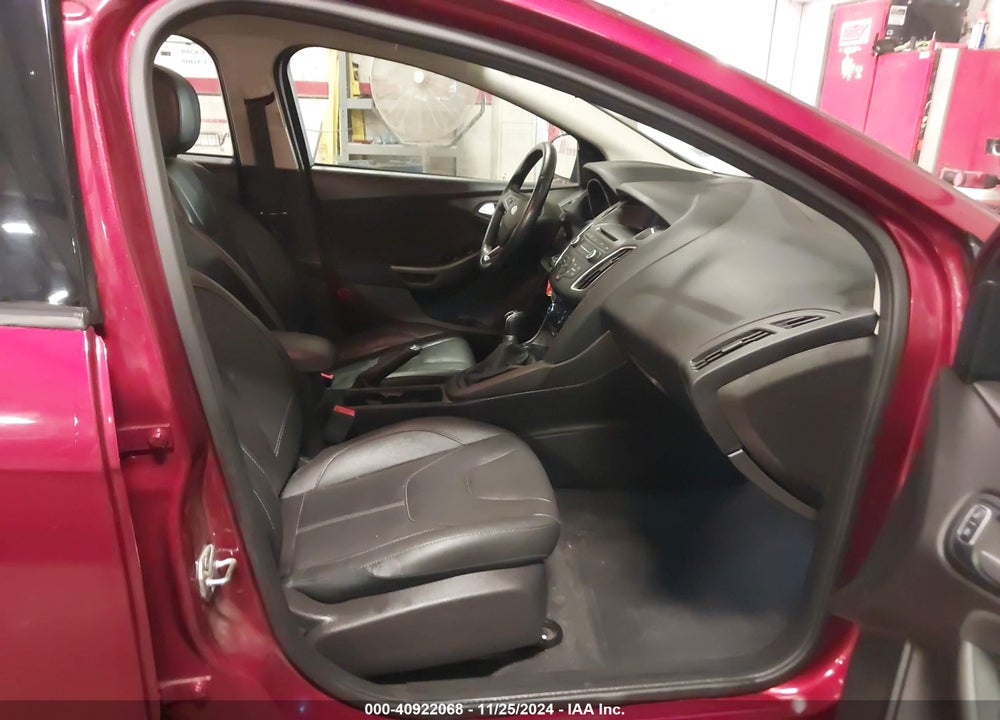 2015 FORD FOCUS VIN: 1FADP3K28FL368808
