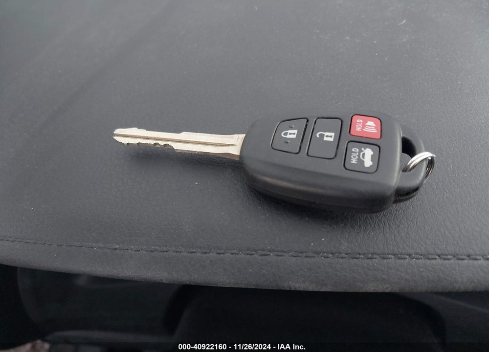 2017 TOYOTA COROLLA VIN: 2T1BURHE2HC861960