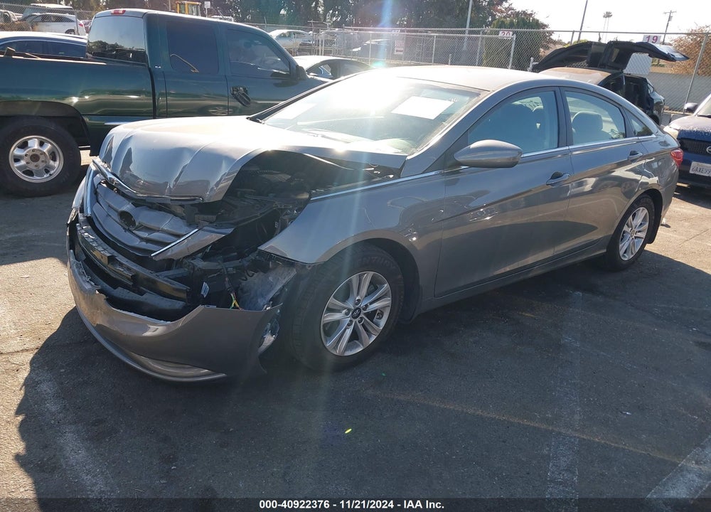 2013 HYUNDAI SONATA VIN: 5NPEB4AC1DH743839