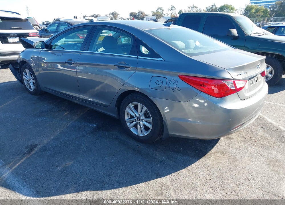 2013 HYUNDAI SONATA VIN: 5NPEB4AC1DH743839