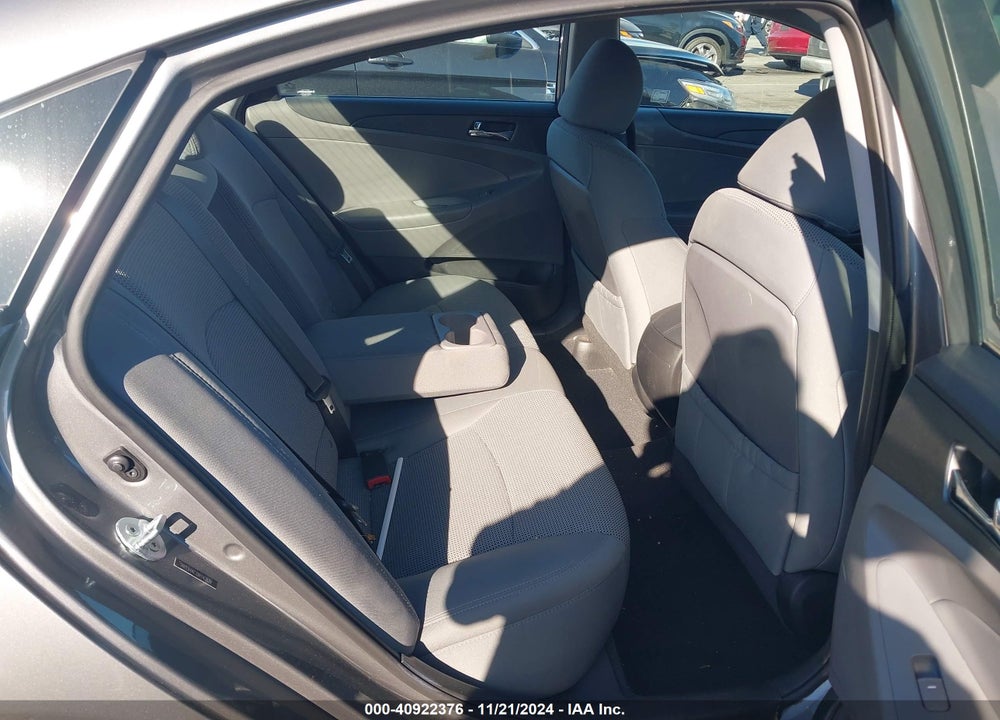 2013 HYUNDAI SONATA VIN: 5NPEB4AC1DH743839