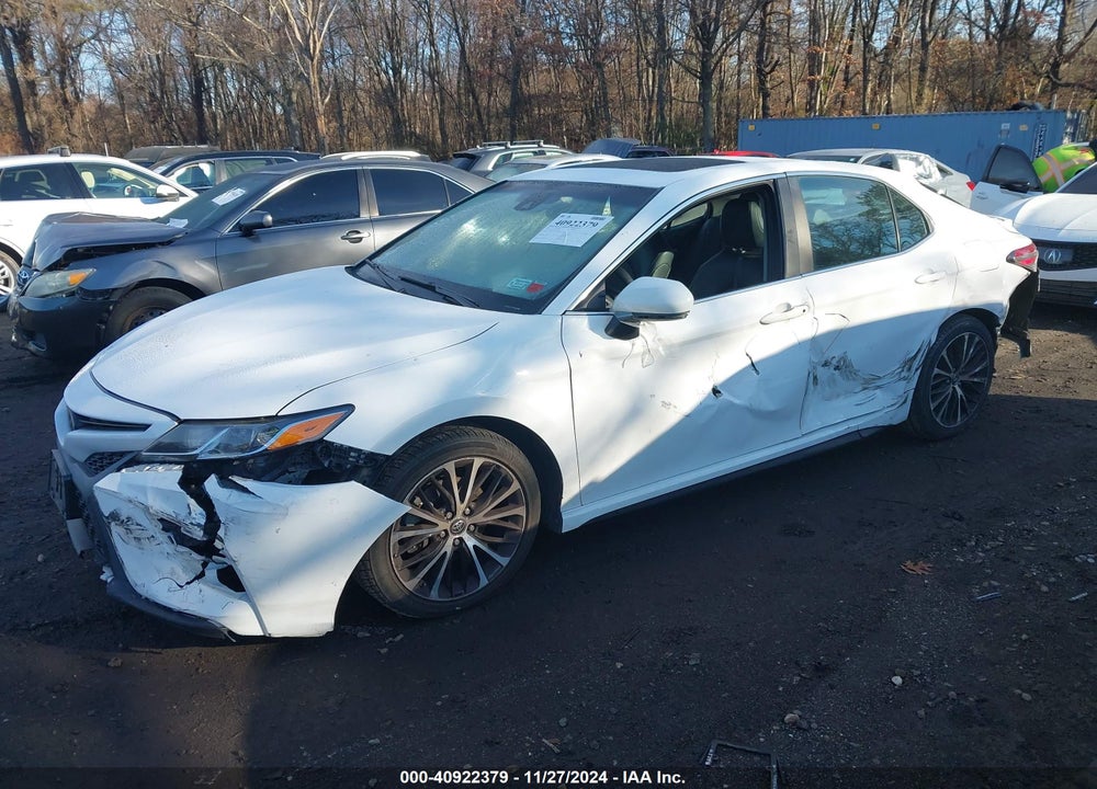 2018 TOYOTA CAMRY SE VIN: 4T1B11HK2JU123290