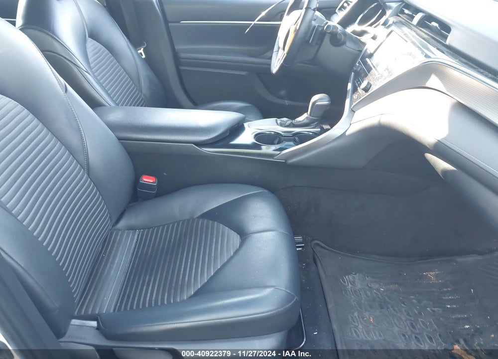 2018 TOYOTA CAMRY SE VIN: 4T1B11HK2JU123290