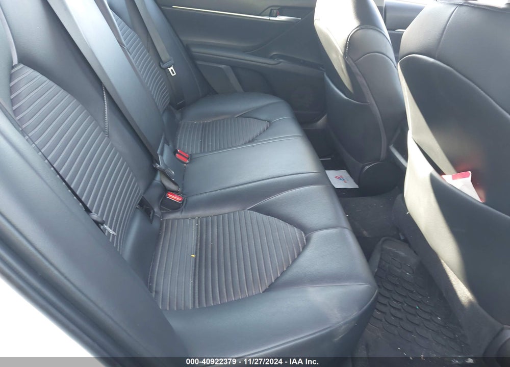 2018 TOYOTA CAMRY SE VIN: 4T1B11HK2JU123290