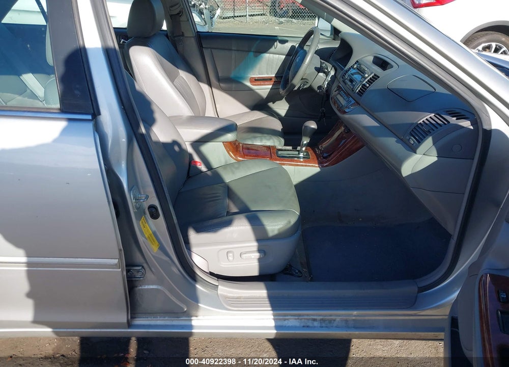 2005 TOYOTA CAMRY XLE V6 VIN: 4T1BF30K65U606473