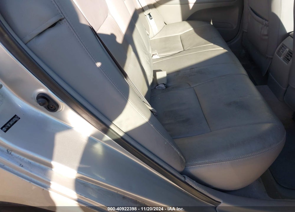 2005 TOYOTA CAMRY XLE V6 VIN: 4T1BF30K65U606473