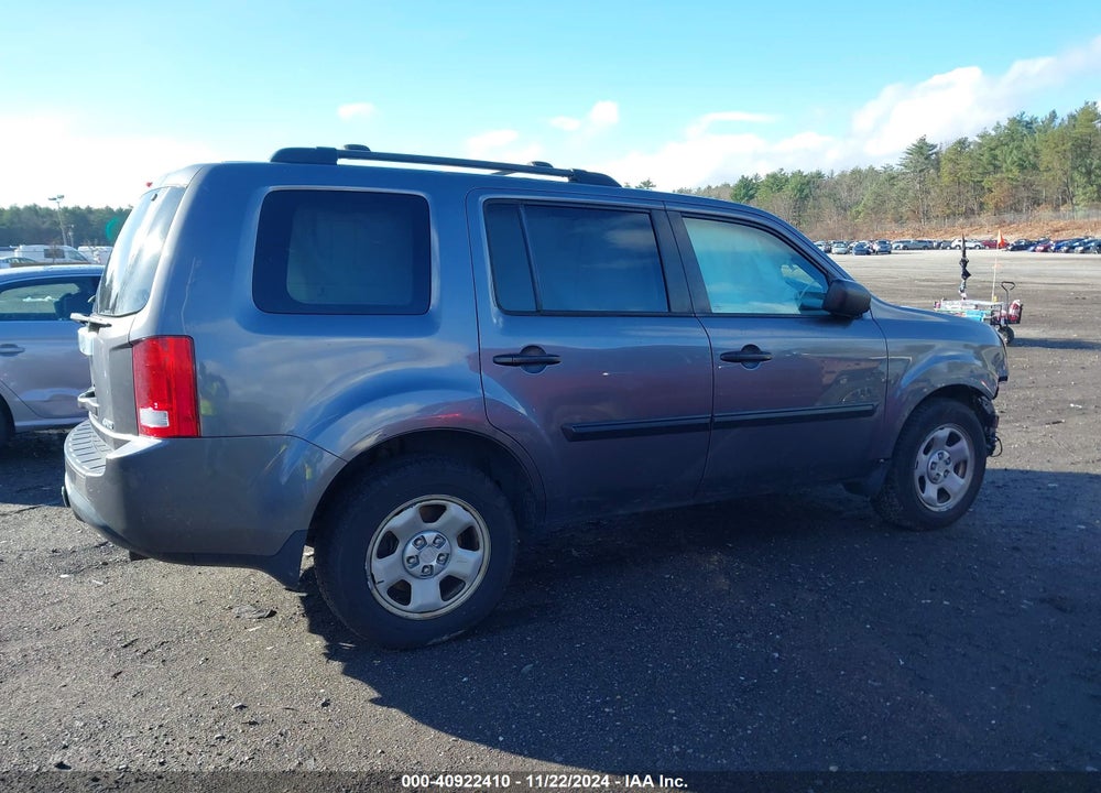 2015 HONDA PILOT LX VIN: 5FNYF4H27FB049883