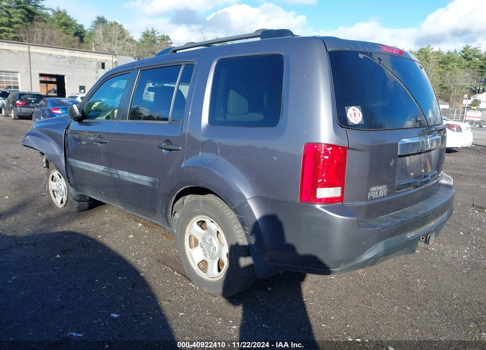 2015 HONDA PILOT LX VIN: 5FNYF4H27FB049883